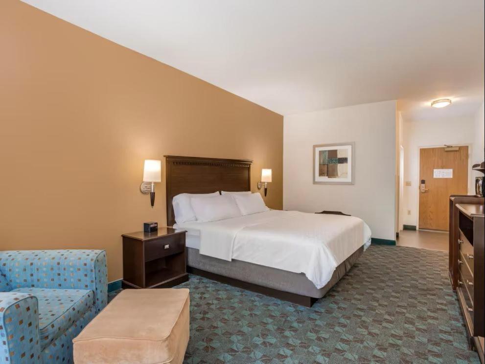 Holiday Inn Express & Suites - Canton By Ihg Екстер'єр фото